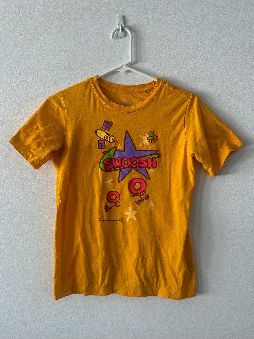 Nike Swoosh Yellow Orange Kids T-Shirt Size Large